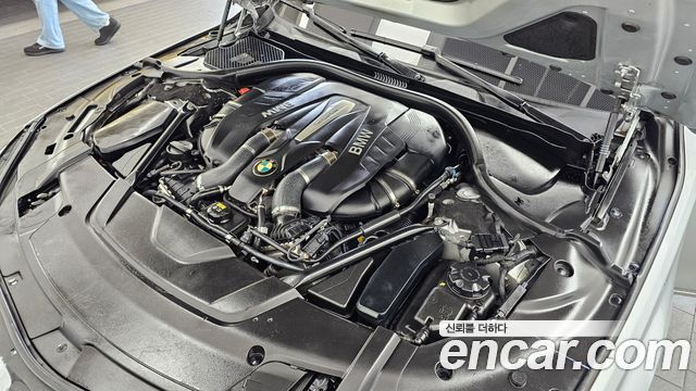 BMW 7-Series 750Li xDrive
