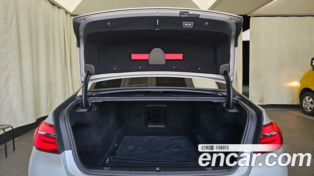 BMW 7-Series 750Li xDrive