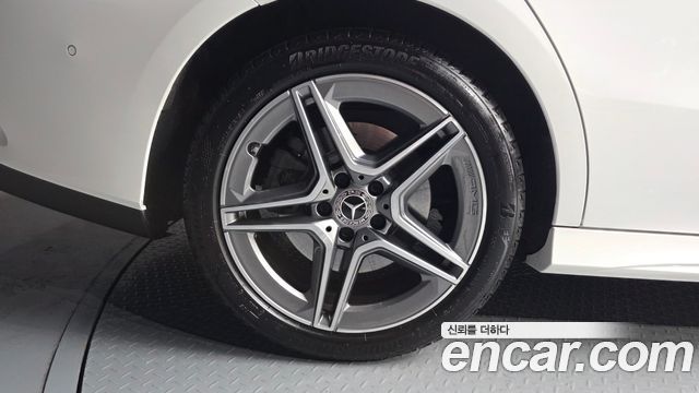 Mercedes-Benz CLA-Class CLA250 4MATIC