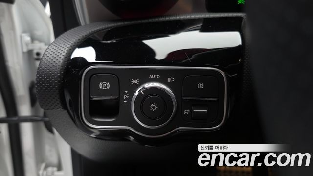 Mercedes-Benz CLA-Class CLA250 4MATIC