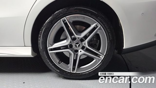 Mercedes-Benz CLA-Class CLA250 4MATIC