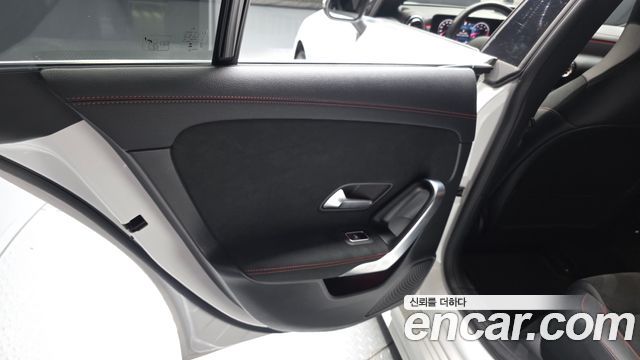 Mercedes-Benz CLA-Class CLA250 4MATIC