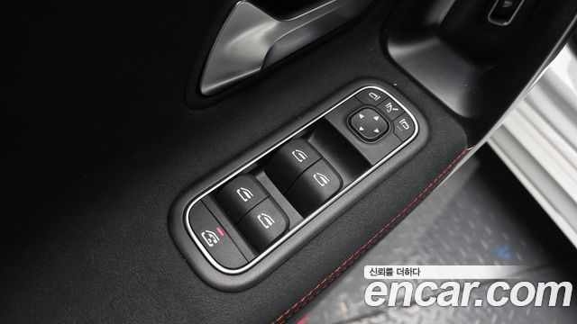 Mercedes-Benz CLA-Class CLA250 4MATIC