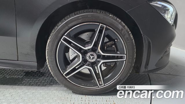 Mercedes-Benz CLA-Class CLA250 4MATIC