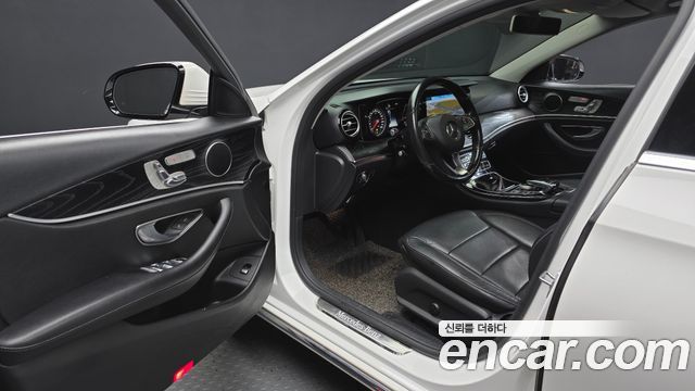 Mercedes-Benz E-Class E220d Avantgarde