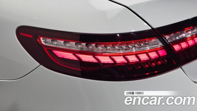 Mercedes-Benz E-Class E300d 4MATIC Coupe