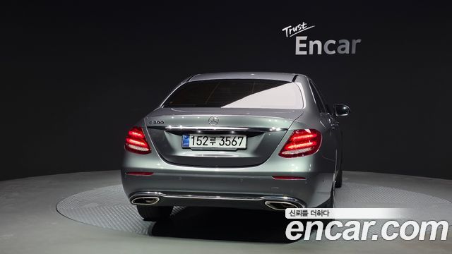 Mercedes-Benz E-Class E300 Avantgarde