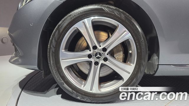 Mercedes-Benz E-Class E300 Avantgarde