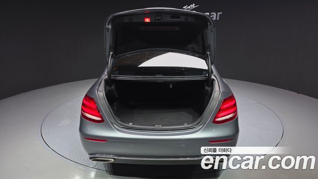 Mercedes-Benz E-Class E300 Avantgarde