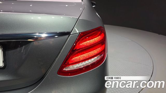Mercedes-Benz E-Class E300 Avantgarde