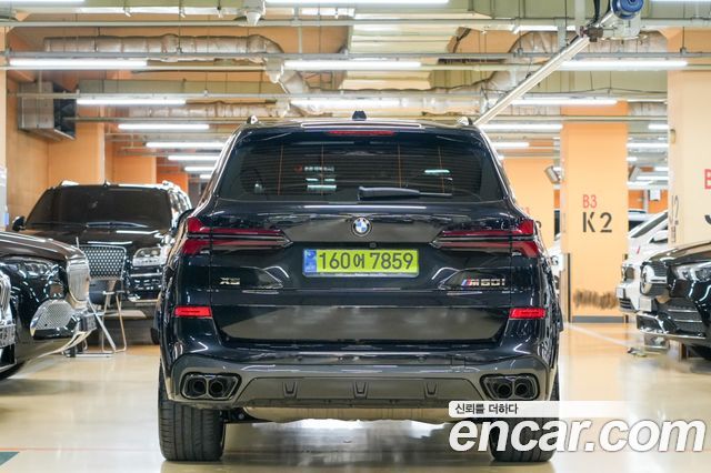 BMW X5 M60i