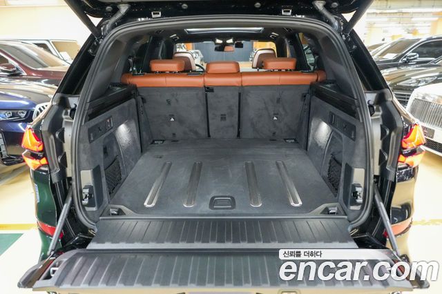 BMW X5 M60i