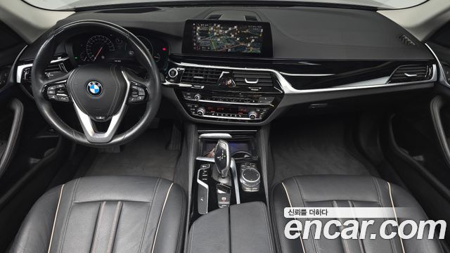 BMW 5-Series 520i Luxury