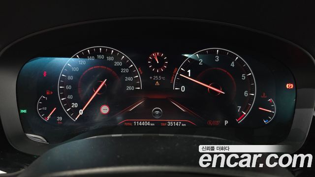 BMW 5-Series 520i Luxury