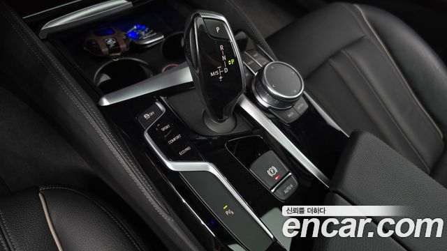 BMW 5-Series 520i Luxury