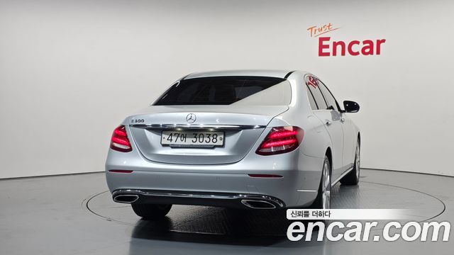 Mercedes-Benz E-Class E300 Exclusive