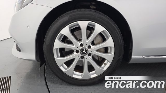 Mercedes-Benz E-Class E300 Exclusive