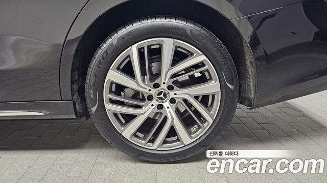 Mercedes-Benz E-Class E220d 4MATIC Exclusive