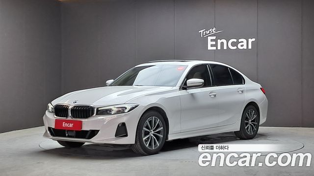 BMW 3-Series 320i