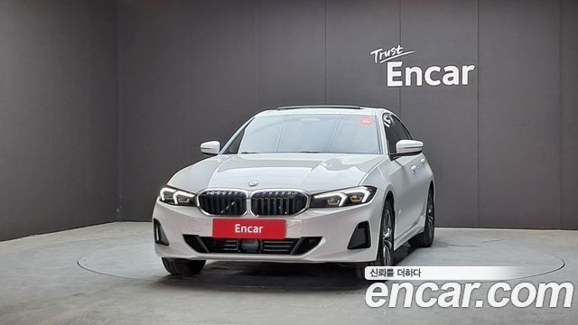 BMW 3-Series 320i