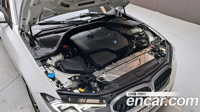 BMW 3-Series 320i