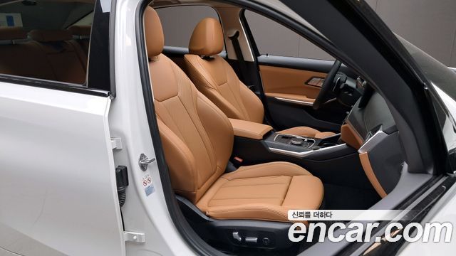 BMW 3-Series 320i