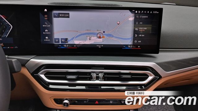 BMW 3-Series 320i