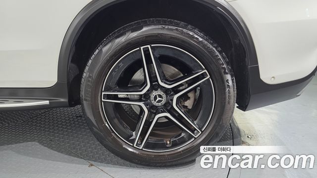 Mercedes-Benz GLC-Class GLC300 4MATIC