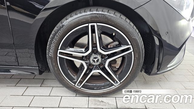 Mercedes-Benz CLA-Class CLA250 4MATIC