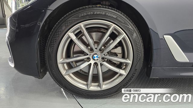 BMW 5-Series 520d xDrive M Sport Package Plus