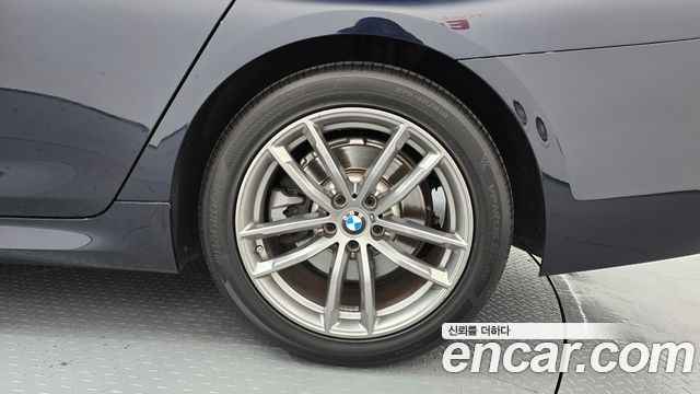 BMW 5-Series 520d xDrive M Sport Package Plus