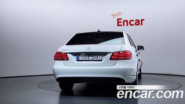 Mercedes-Benz E-Class E300 Elegance