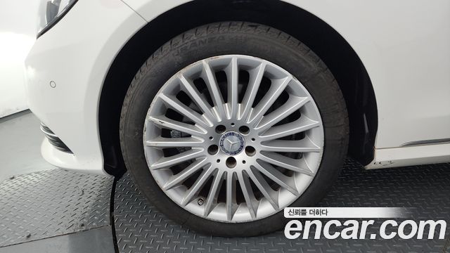 Mercedes-Benz E-Class E300 Elegance