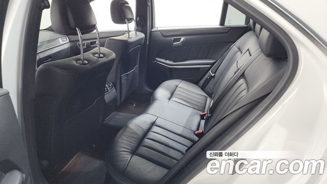 Mercedes-Benz E-Class E300 Elegance