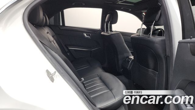Mercedes-Benz E-Class E300 Elegance