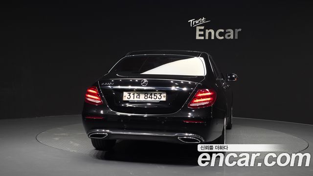 Mercedes-Benz E-Class E220d Avantgarde
