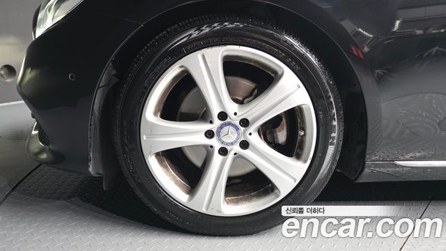Mercedes-Benz E-Class E220d Avantgarde