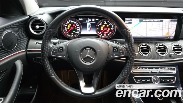 Mercedes-Benz E-Class E220d Avantgarde