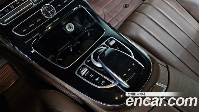 Mercedes-Benz E-Class E220d Exclusive