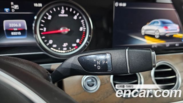 Mercedes-Benz E-Class E220d Exclusive