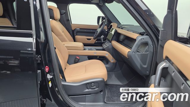 Land Rover Defender 110 P300 X-Dynamic SE