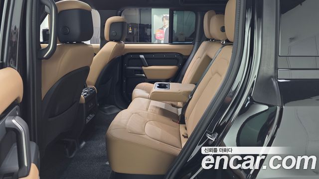 Land Rover Defender 110 P300 X-Dynamic SE