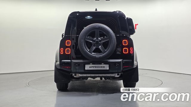 Land Rover Defender 110 P300 X-Dynamic SE