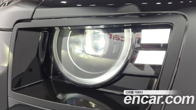 Land Rover Defender 110 P300 X-Dynamic SE