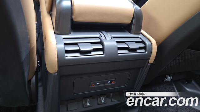 Land Rover Defender 110 P300 X-Dynamic SE