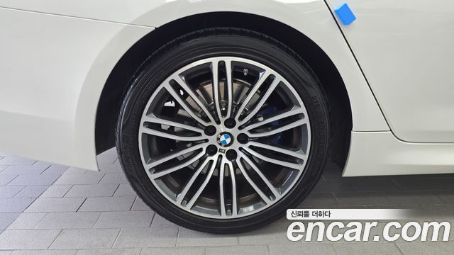BMW 5-Series 530i xDrive M Sport Package Plus