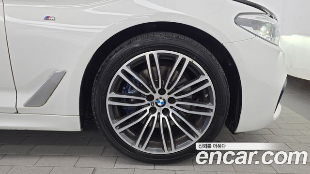 BMW 5-Series 530i xDrive M Sport Package Plus