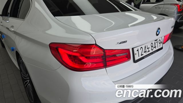 BMW 5-Series 530i xDrive M Sport Package Plus
