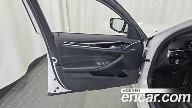 BMW 5-Series 530i xDrive M Sport Package Plus