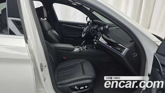 BMW 5-Series 530i xDrive M Sport Package Plus